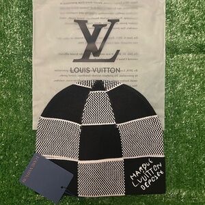 Lv black and grey beanie for men's